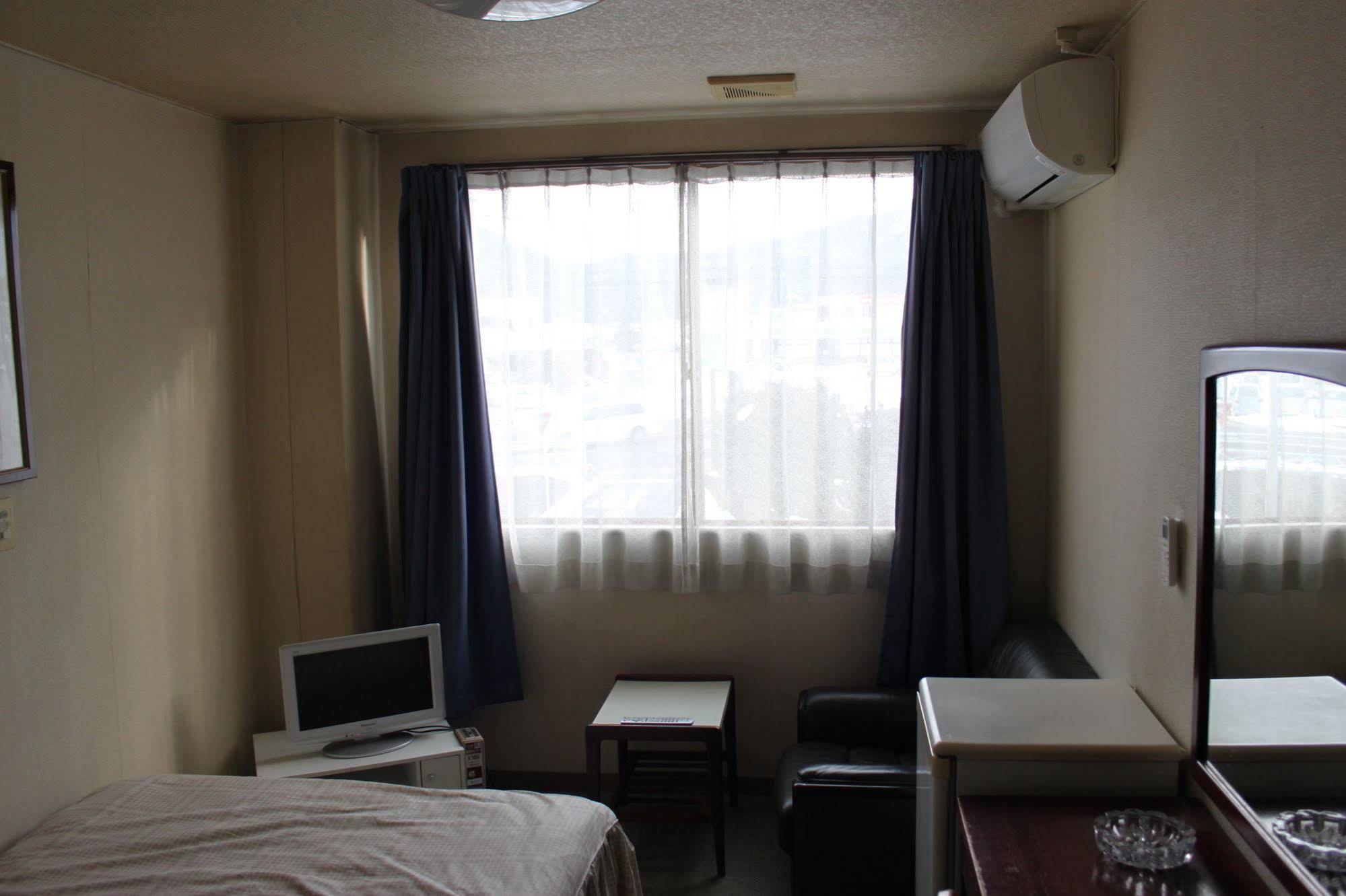 Business Hotel Fujimi Fujiyoshida Eksteriør bilde