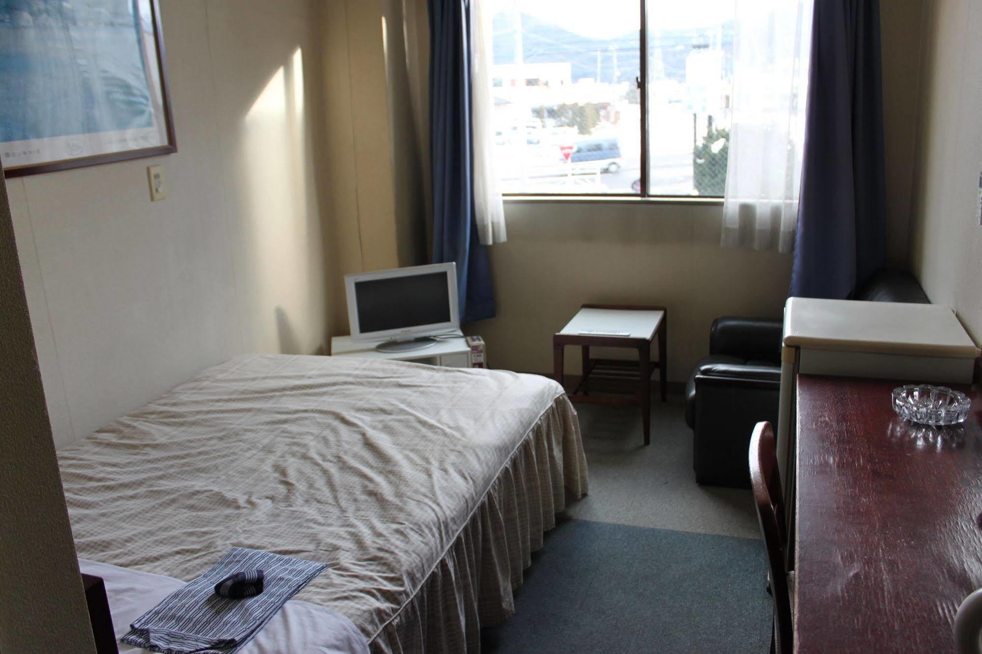 Business Hotel Fujimi Fujiyoshida Eksteriør bilde